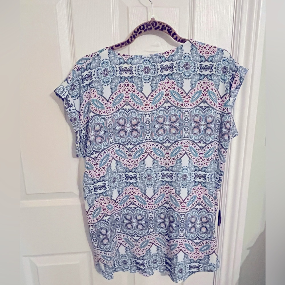 Express Patterned Blouse - Picture 2 of 3